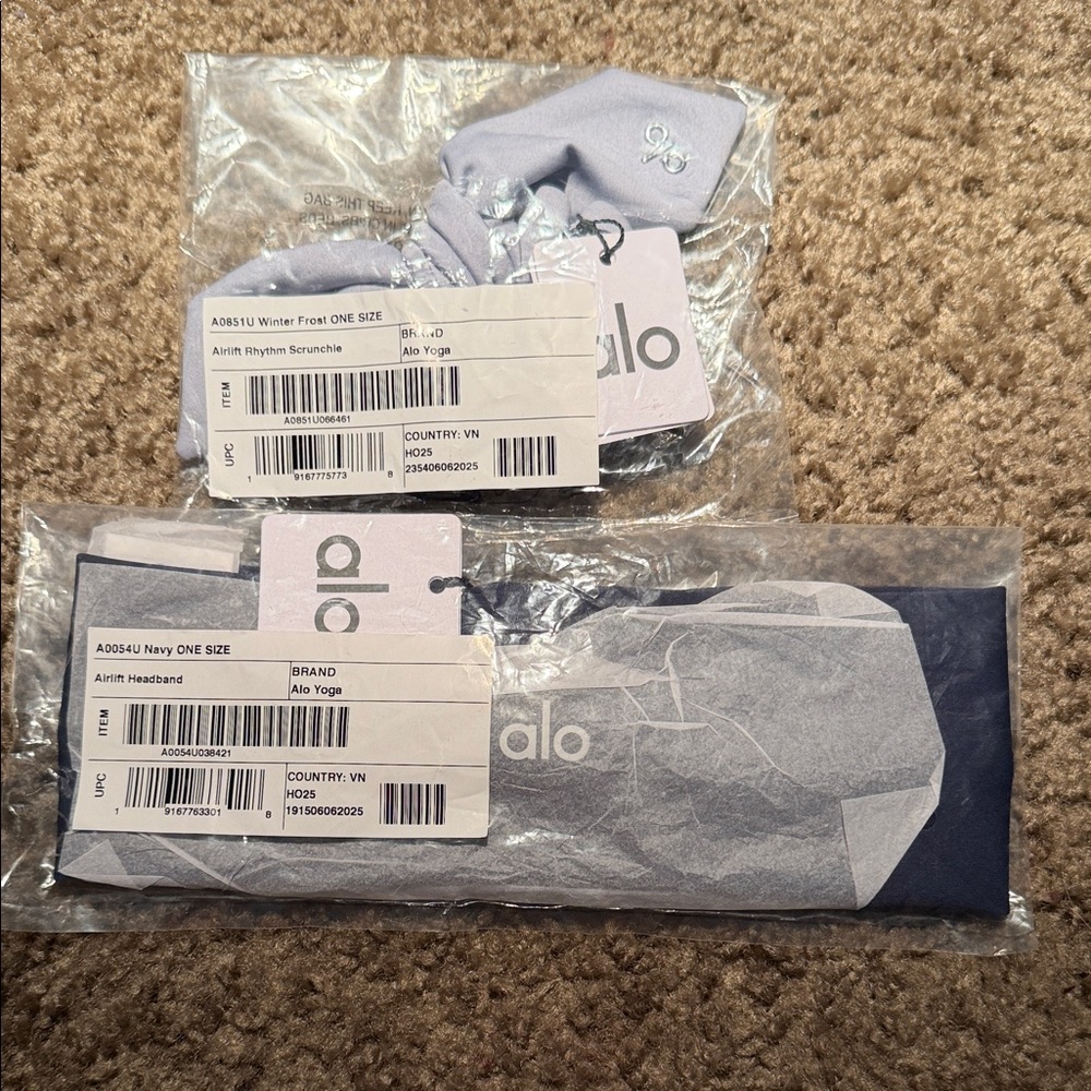 Alo Yoga Navy Airlift Headband and Winterfrost Airlift scrunchie bundle